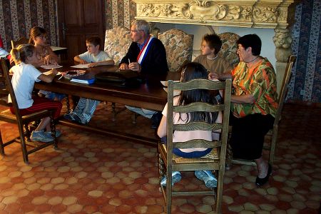 Les enfants exposent et proposent